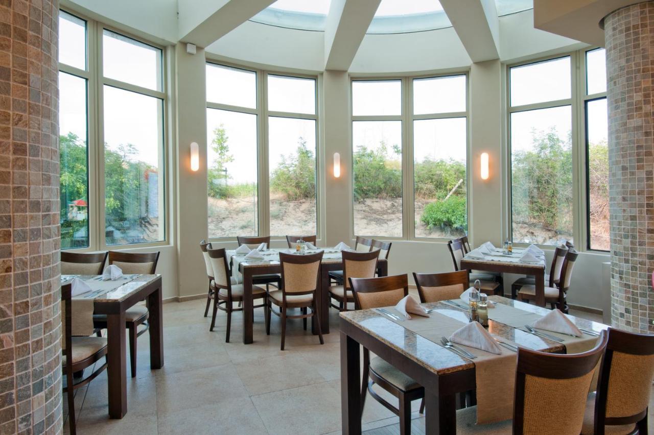 פרימורסקו Jeravi Club Hotel מראה חיצוני תמונה
