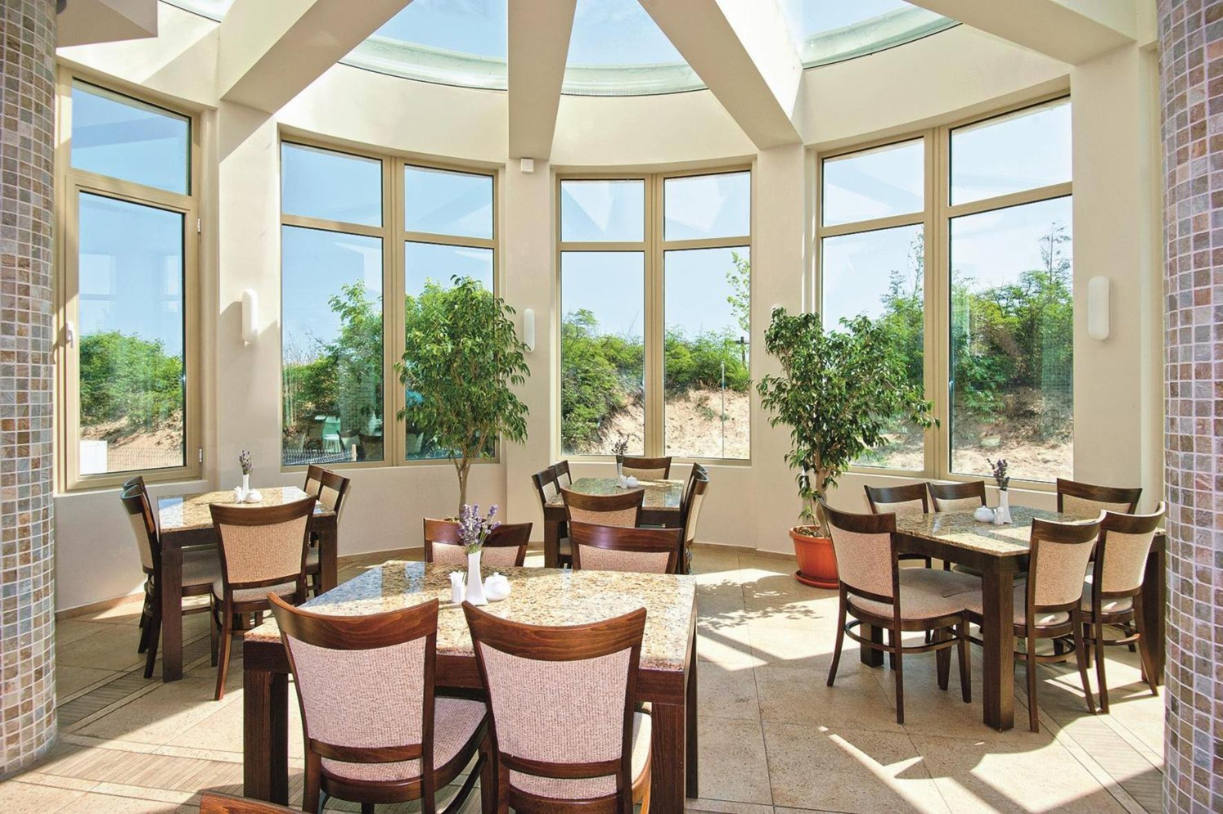 פרימורסקו Jeravi Club Hotel מראה חיצוני תמונה